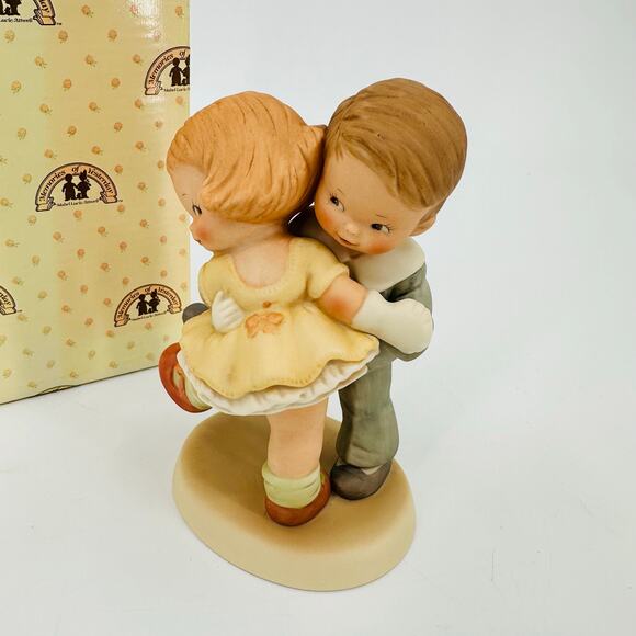 Memories of Yesterday Figurine Enesco Couple Dancing We's Happy! 1987 NIB - Picture 3 of 6